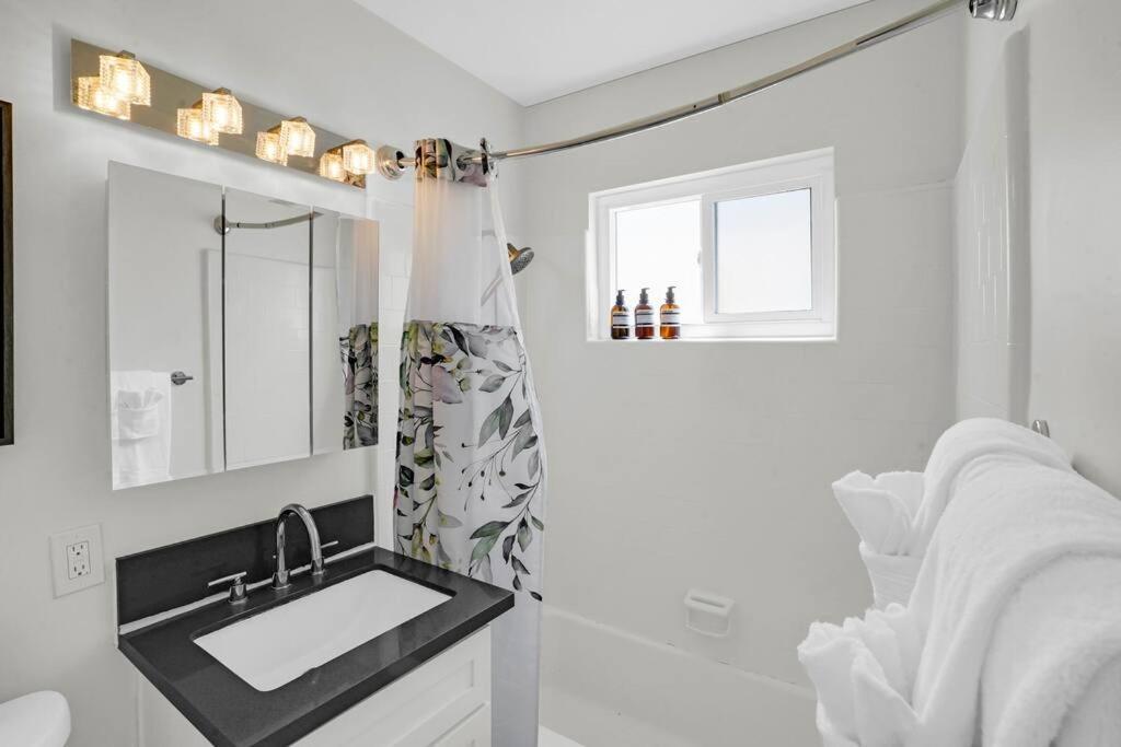 6Th Haven, Arcade, King Bed, Games, 1 Mile To Beaches Long Beach Exteriér fotografie
